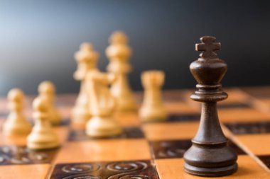 Satranç satranç tahtasında fotoğrafı