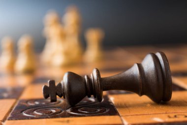 Satranç satranç tahtasında fotoğrafı