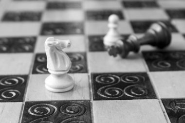 Satranç satranç tahtasında fotoğrafı