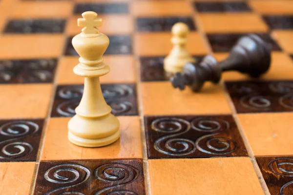 Satranç satranç tahtasında fotoğrafı