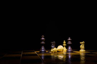 Satranç satranç tahtasında fotoğrafı