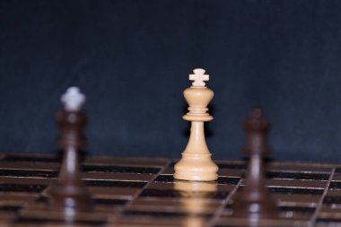 Satranç satranç tahtasında fotoğrafı