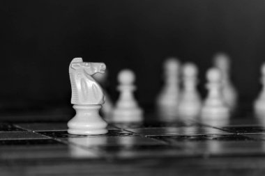 Satranç satranç tahtasında fotoğrafı