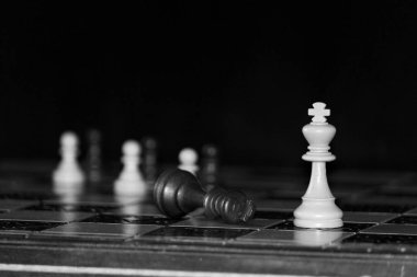 Satranç satranç tahtasında fotoğrafı