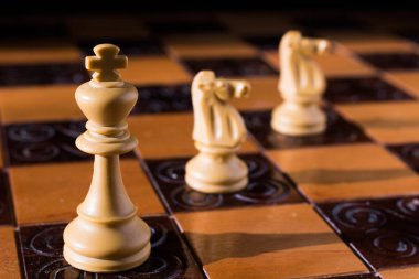 Satranç satranç tahtasında fotoğrafı