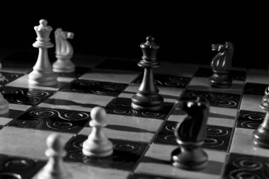 Satranç satranç tahtasında fotoğrafı