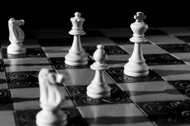 Satranç satranç tahtasında fotoğrafı