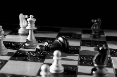 Satranç satranç tahtasında fotoğrafı