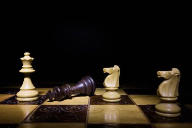 Satranç satranç tahtasında fotoğrafı