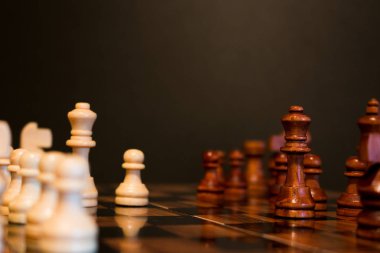 Satranç satranç tahtasında fotoğrafı