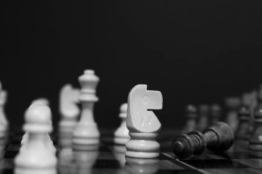 Satranç satranç tahtasında fotoğrafı