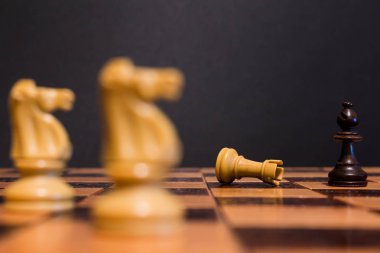 Satranç satranç tahtasında fotoğrafı