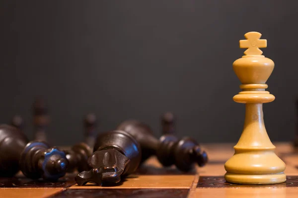 Shakki kuvattuna shakkilaudalla — kuvapankkivalokuva