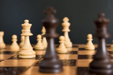 Satranç satranç tahtasında fotoğrafı