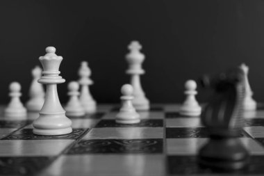 Satranç satranç tahtasında fotoğrafı