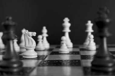 Satranç satranç tahtasında fotoğrafı