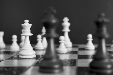 Satranç satranç tahtasında fotoğrafı