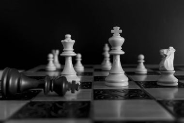 Satranç satranç tahtasında fotoğrafı