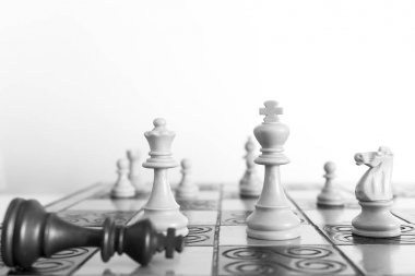 Satranç satranç tahtasında fotoğrafı