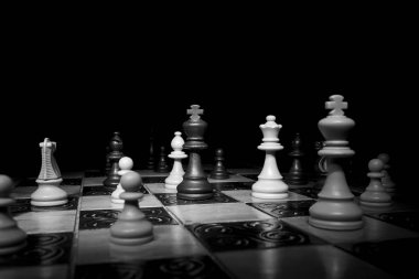 Satranç satranç tahtasında fotoğrafı