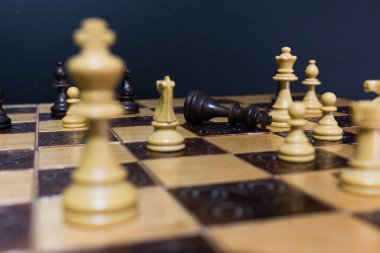 Satranç satranç tahtasında fotoğrafı