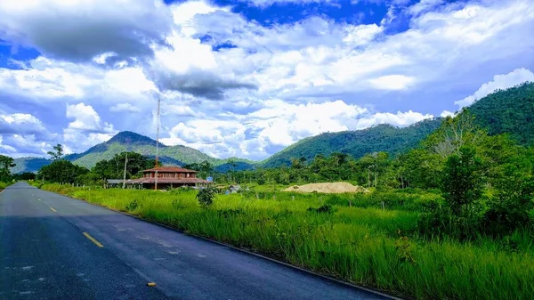 美丽的山路风景 — 免费的图库照片