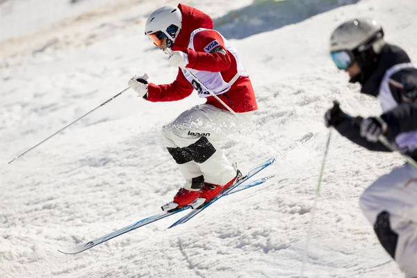 SIERRA NEVADA, ESPANHA - 9 de março de 2017: FIS Freestyle World Cup M — Fotografia de Stock