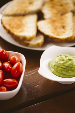 Vejetaryen kahvaltı sebze ile.