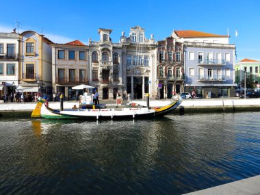 Eski Porto güvertesi ve geleneksel Portekiz tekneleri