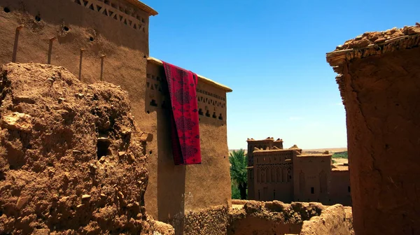 Παραδοσιακή πόλη Berber στην πλαγιά του λόφου Αφρική Μαρόκο Ait Ben Haddou — Φωτογραφία Αρχείου