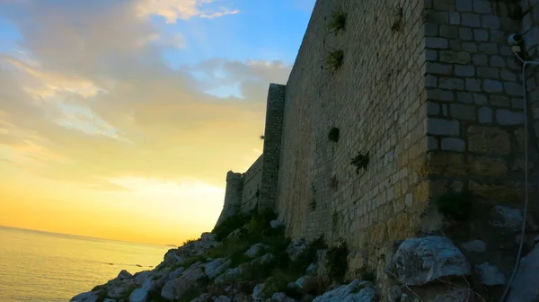 Dubrovnik, Horvátország view from city walls overlooking walls in the day — Stock Fotó