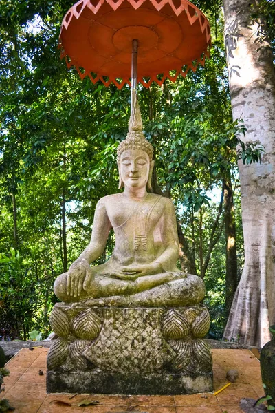 Άγαλμα του Βούδα που χρησιμοποιείται ως φυλαχτά της θρησκείας του Βουδισμού — Φωτογραφία Αρχείου