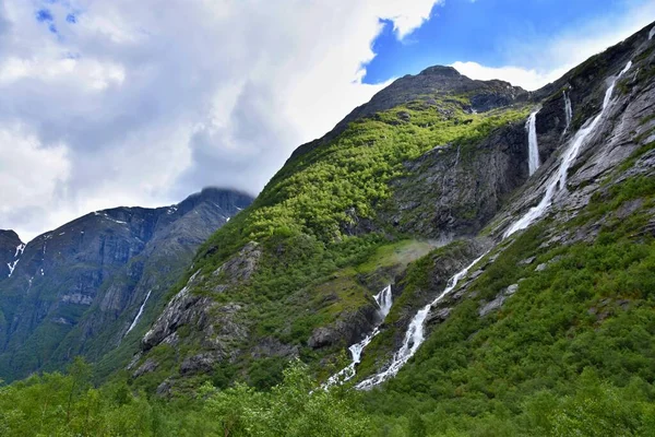 Norveç Dağlarındaki Şelaleler Skandinavya — Stok fotoğraf