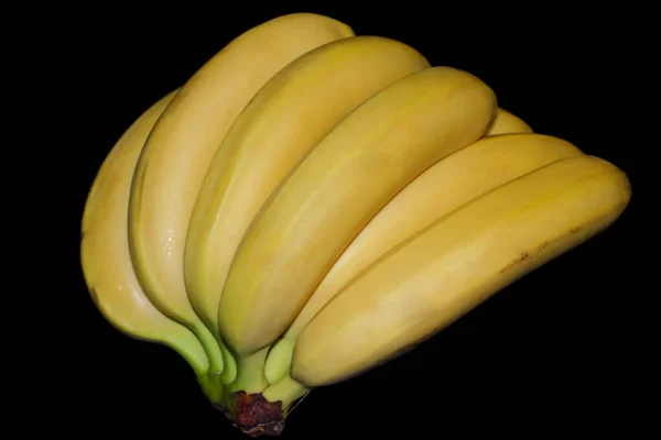 Mazzo Banane Mature Sfondo Nero Foto Vicino Ricco Colore Giallo — Foto Stock