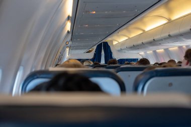 Uçak kabininin içinden bak.