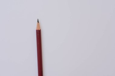 Beyaz arkaplanda izole edilmiş kalem