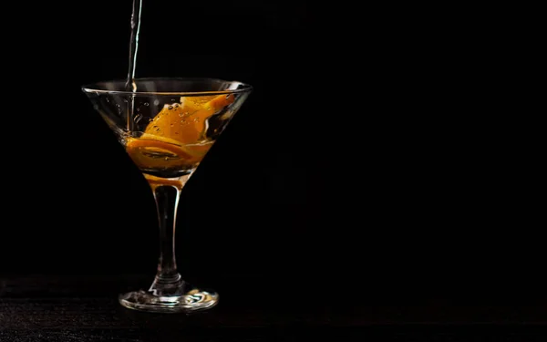 Alkohol Coctail Glas Auf Schwarzem Hintergrund Cocktail Mit Orangen Alkohol — Stockfoto