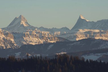 Dağ doruklarına kış