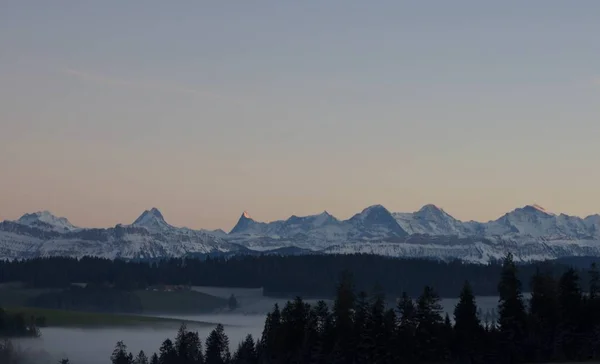 Światowej sławy pasmo górskie Eiger Monch i Jungfrau — Zdjęcie stockowe