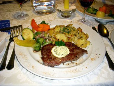 Bir tabak iyi servis edilmiş et.