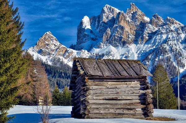 Utsikt Över Vallandro Peak Från Dalen Hdr Bild — Stockfoto