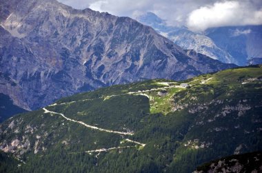 Sığınağa giden yol