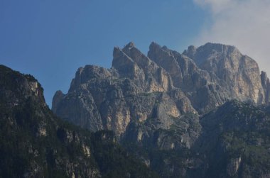 En üstteki ilk ışınlar