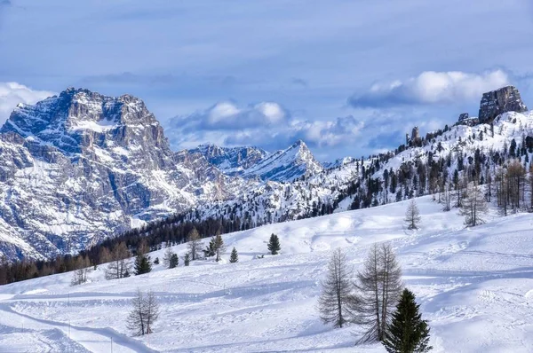 Dolomites en blanc — Photo