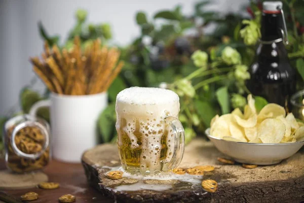 Lúpulo y cerveza — Foto de Stock