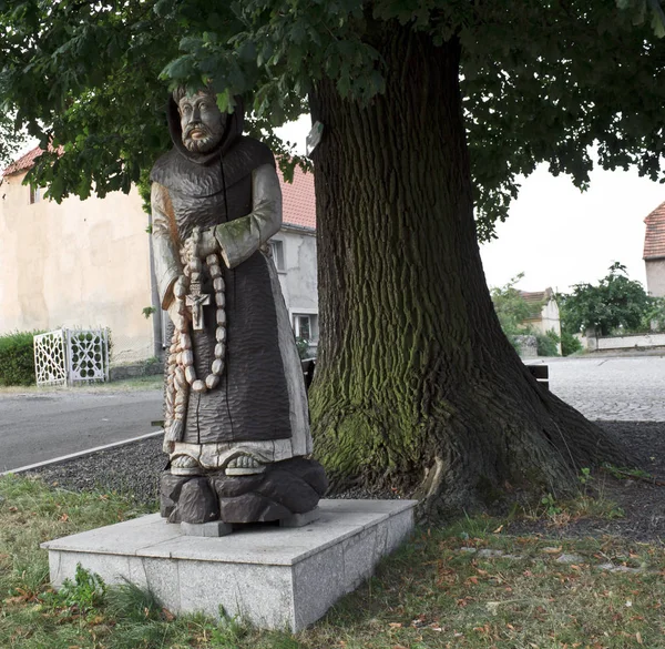 Escultura de madeira do monge — Fotografia de Stock