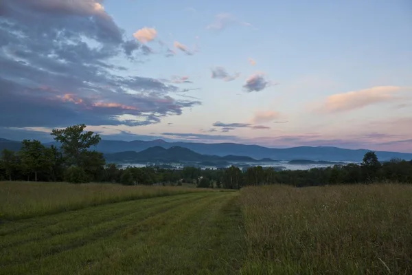 Beautiful summer in the mountains - early morning — Stock Photo, Image