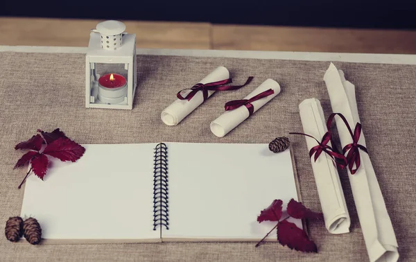 Blank papper anteckningsbok och penna - skriva brev till santa — Stockfoto