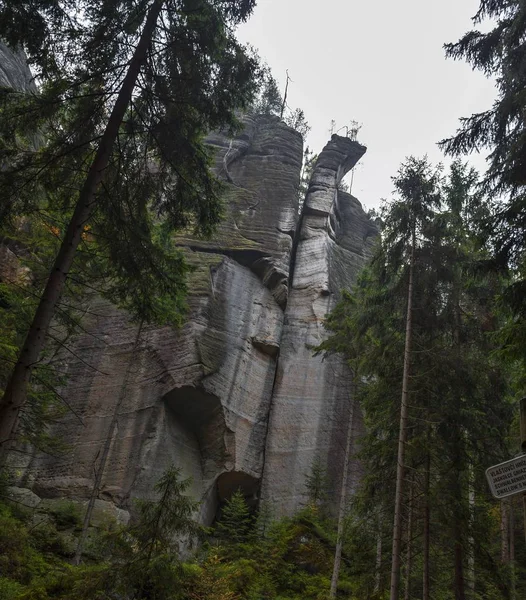 Çek Cumhuriyeti Milli Parkı Teplice rocks. Kaya şehir. — Stok fotoğraf