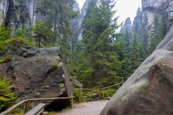 Nationalpark av Tjeckien Teplice stenar. Rock Town. — Stockfoto